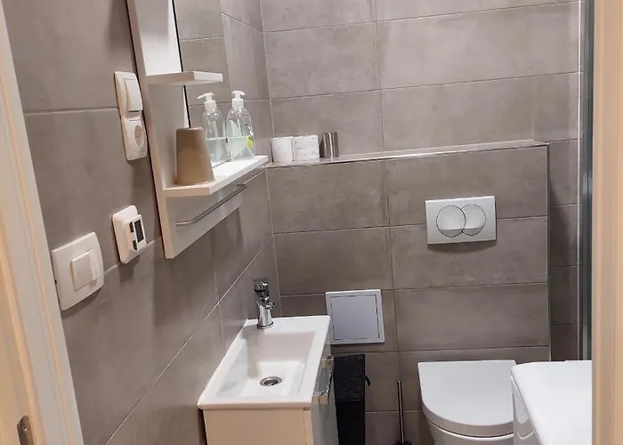 And Modern Emili * 스플리트