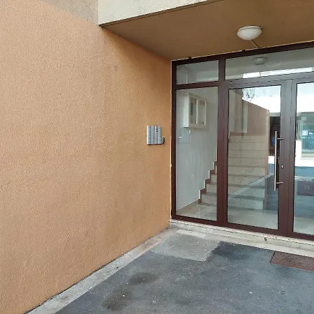 And Modern Emili Spalato