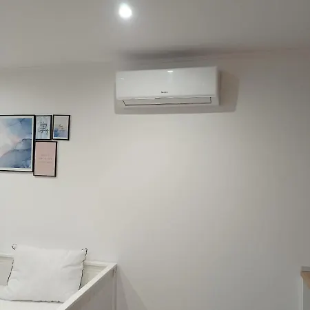 And Modern Emili Apartment Split