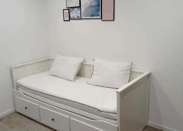 And Modern Emili شقة