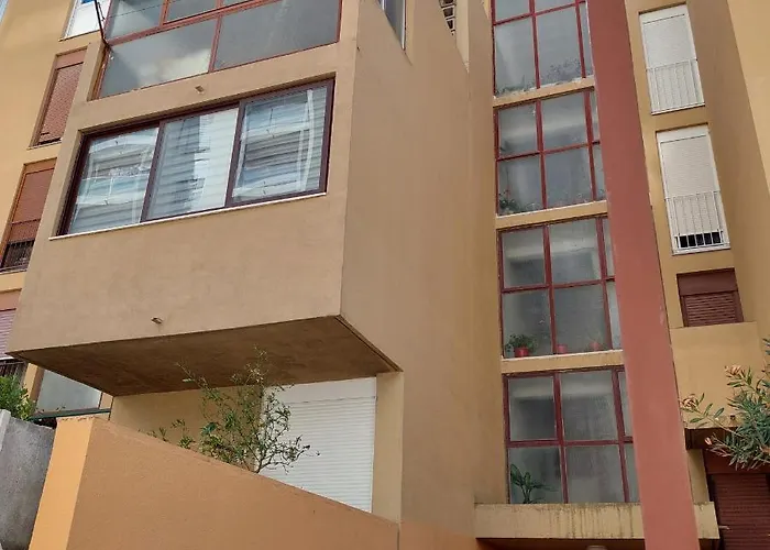 And Modern Emili * سبليت